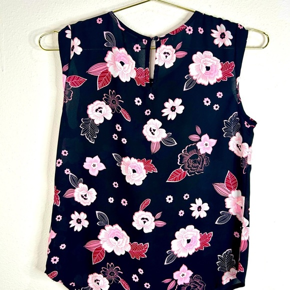 Candie’s Sleeveless Floral Blouse XS Black Pink Lace Trim Button High-Low Hem - Picture 9 of 10